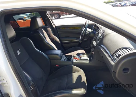 2018 Chrysler 300 300S z USA, uszkodzony, nr VIN 2C3CCABG0JH191036